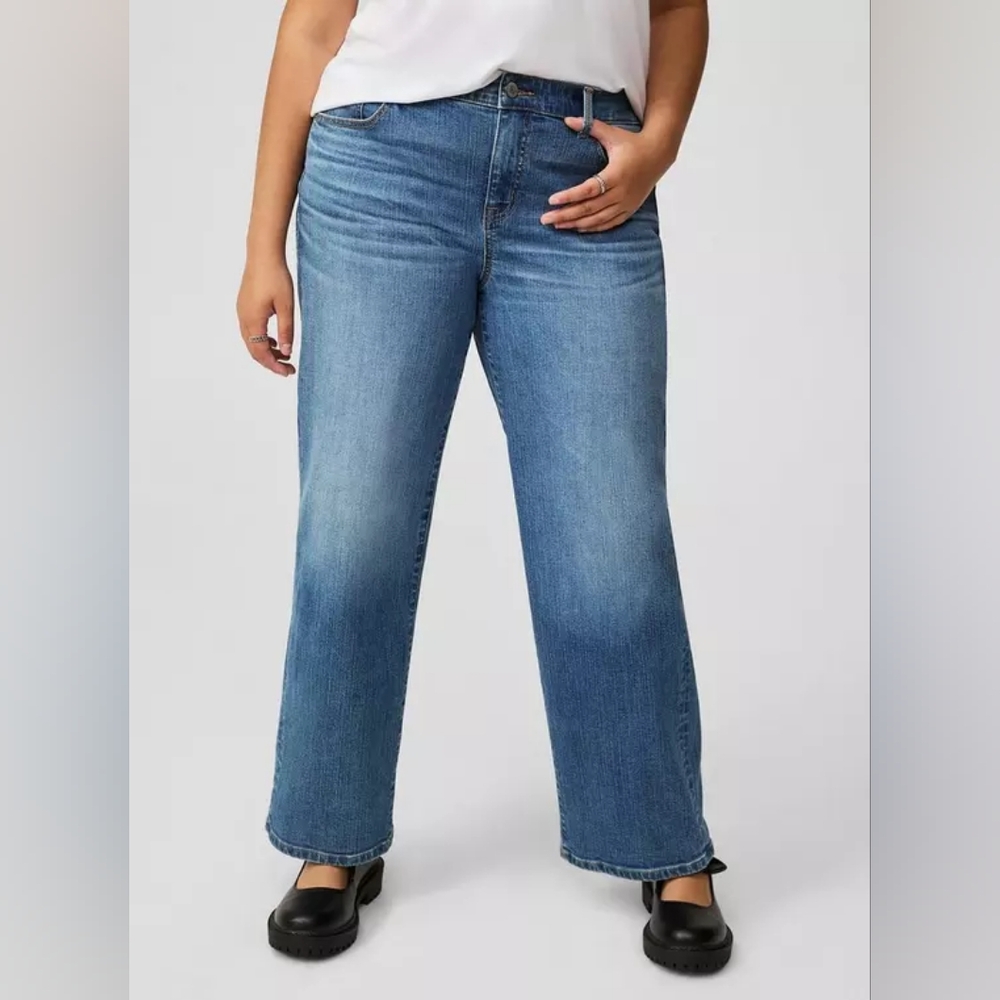 Torrid Perfect Wide Leg Vintage Stretch Mid-Rise Jean Size 14 New